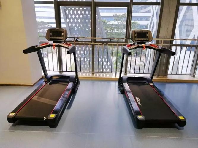設(shè)計,生產(chǎn),銷售,服務(wù)為一體的綜合型健身器材廠家,專業(yè)生產(chǎn)各種室內(nèi)外